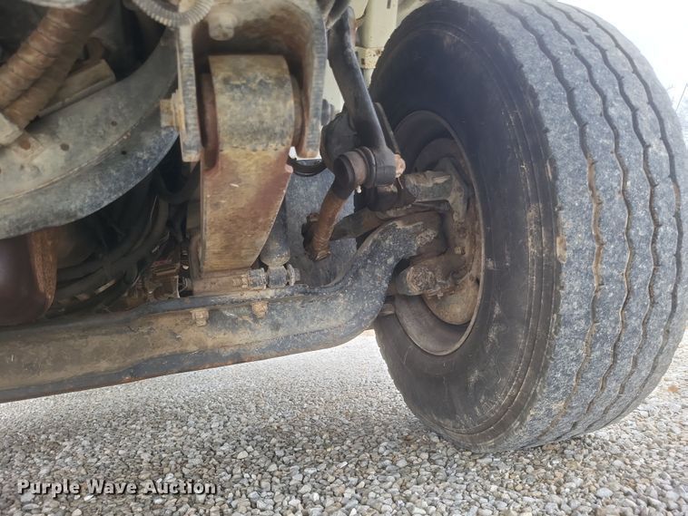 image for item DS5221 2010 International 7400 SBA pressure digger truck