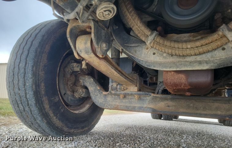 image for item DS5221 2010 International 7400 SBA pressure digger truck