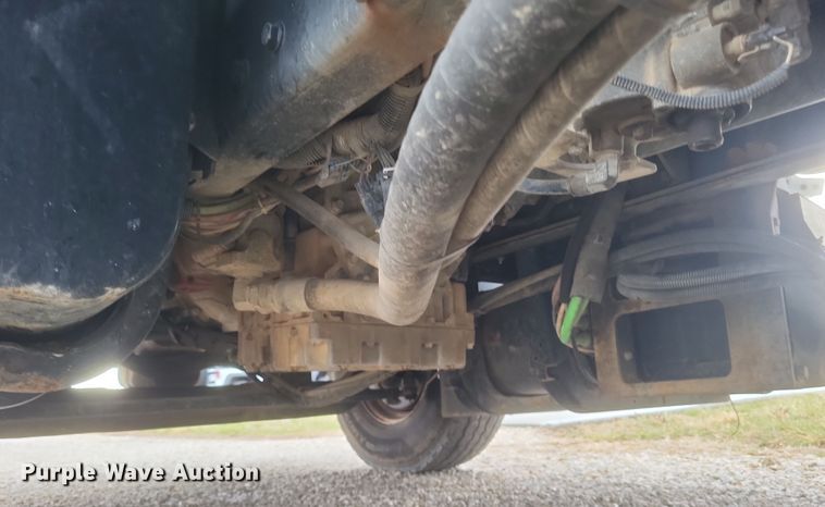 image for item DS5221 2010 International 7400 SBA pressure digger truck