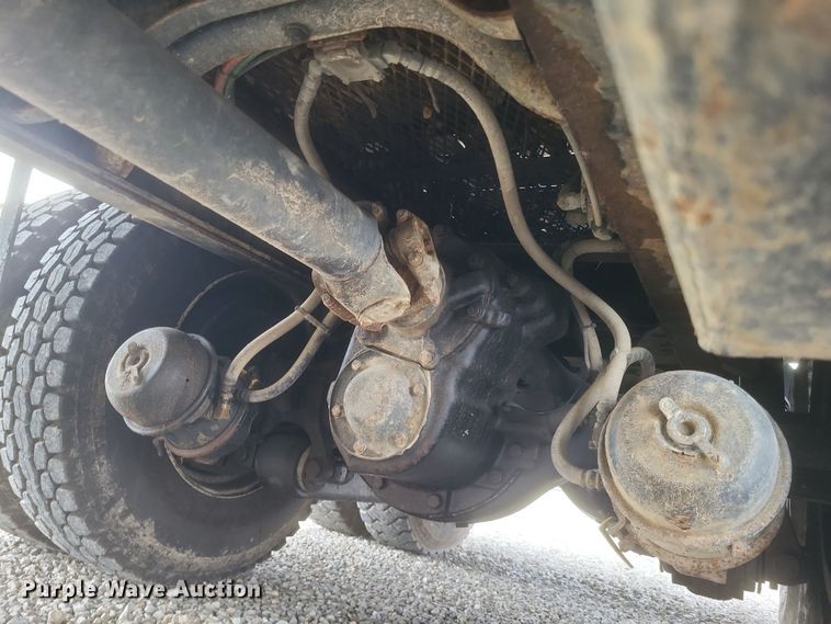 image for item DS5221 2010 International 7400 SBA pressure digger truck