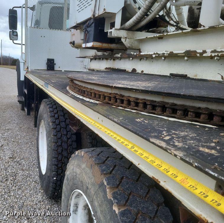 image for item DS5221 2010 International 7400 SBA pressure digger truck