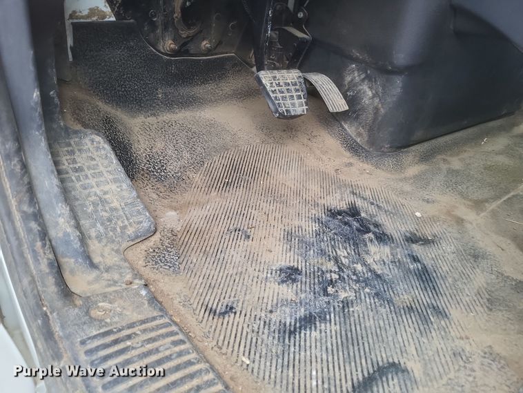 image for item DS5221 2010 International 7400 SBA pressure digger truck