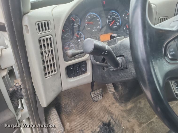 image for item DS5221 2010 International 7400 SBA pressure digger truck