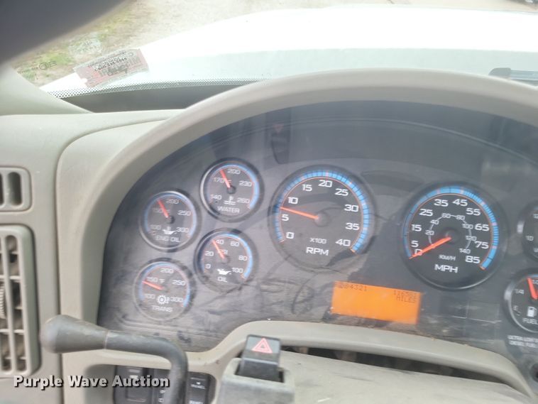 image for item DS5221 2010 International 7400 SBA pressure digger truck