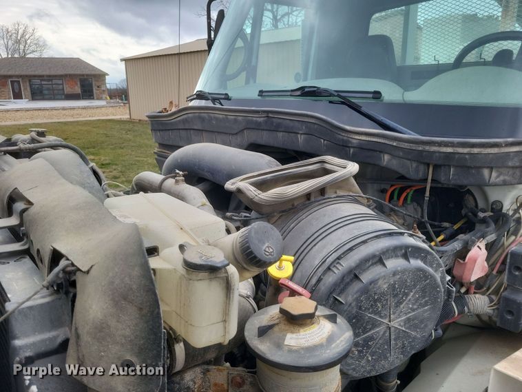 image for item DS5221 2010 International 7400 SBA pressure digger truck