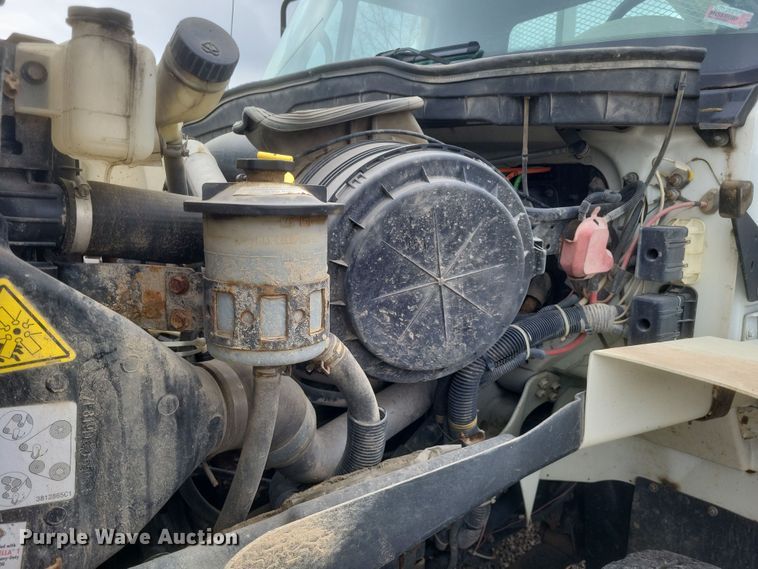 image for item DS5221 2010 International 7400 SBA pressure digger truck