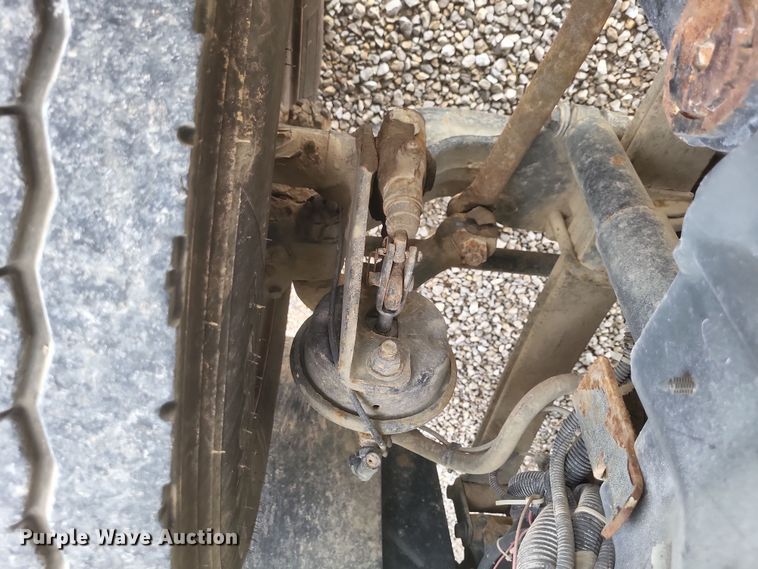 image for item DS5221 2010 International 7400 SBA pressure digger truck