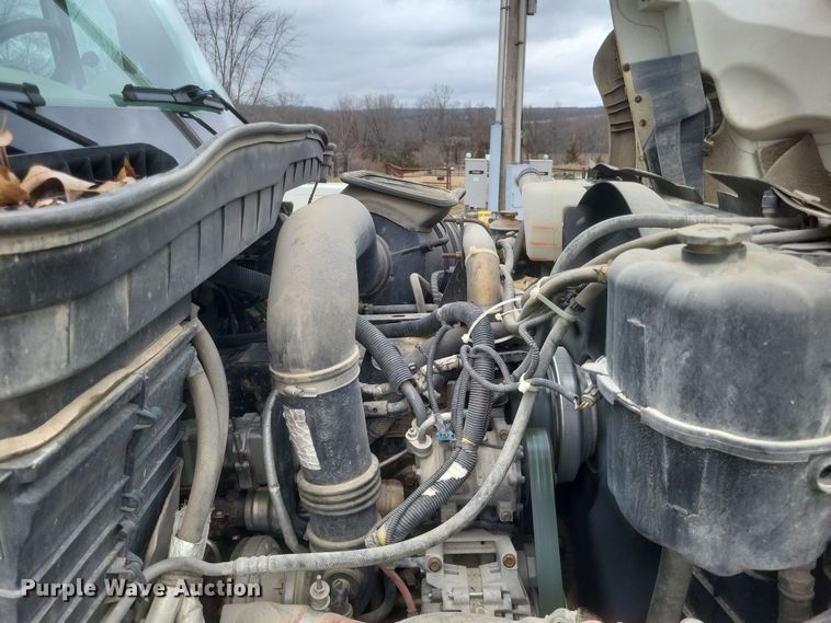 image for item DS5221 2010 International 7400 SBA pressure digger truck