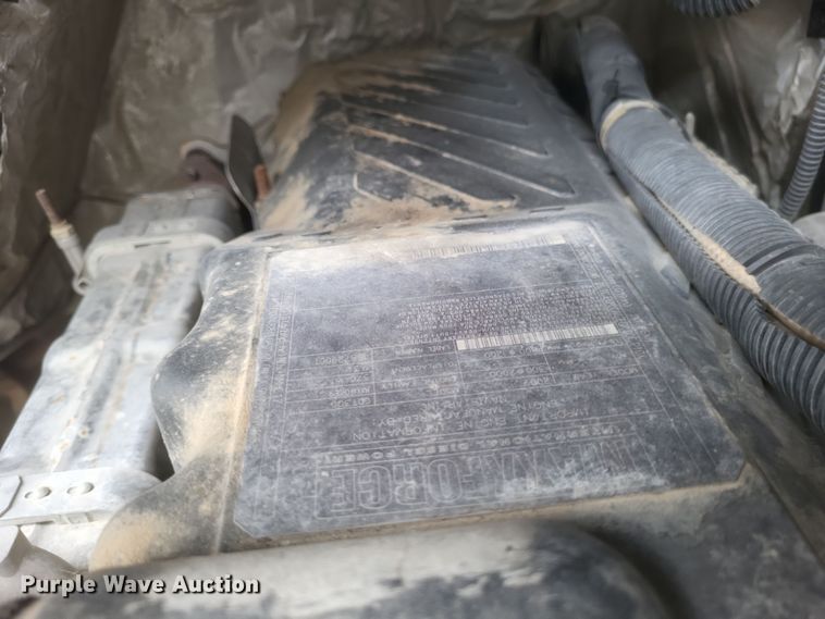 image for item DS5221 2010 International 7400 SBA pressure digger truck