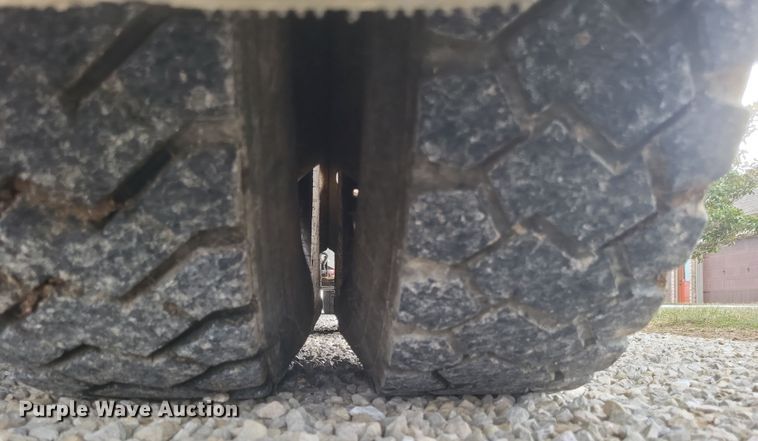 image for item DS5221 2010 International 7400 SBA pressure digger truck