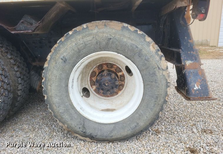 image for item DS5221 2010 International 7400 SBA pressure digger truck