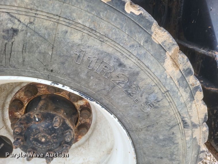 image for item DS5221 2010 International 7400 SBA pressure digger truck