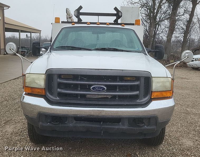 image for item DS5222 2001 Ford F450 Super Duty utility / service truck