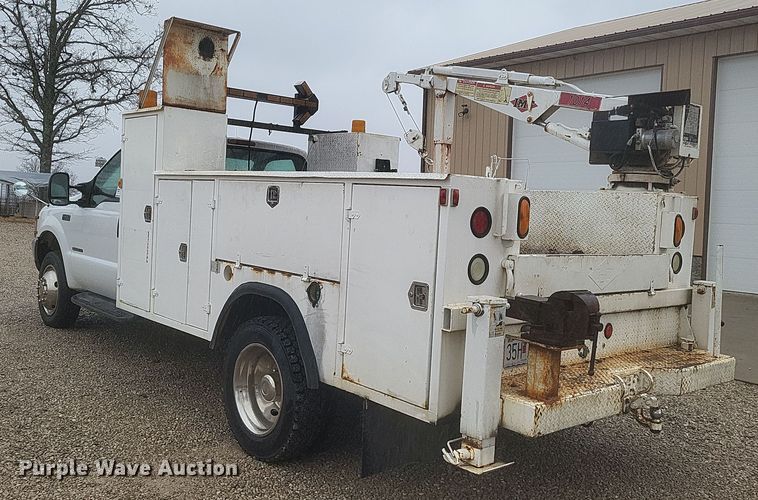 image for item DS5222 2001 Ford F450 Super Duty utility / service truck