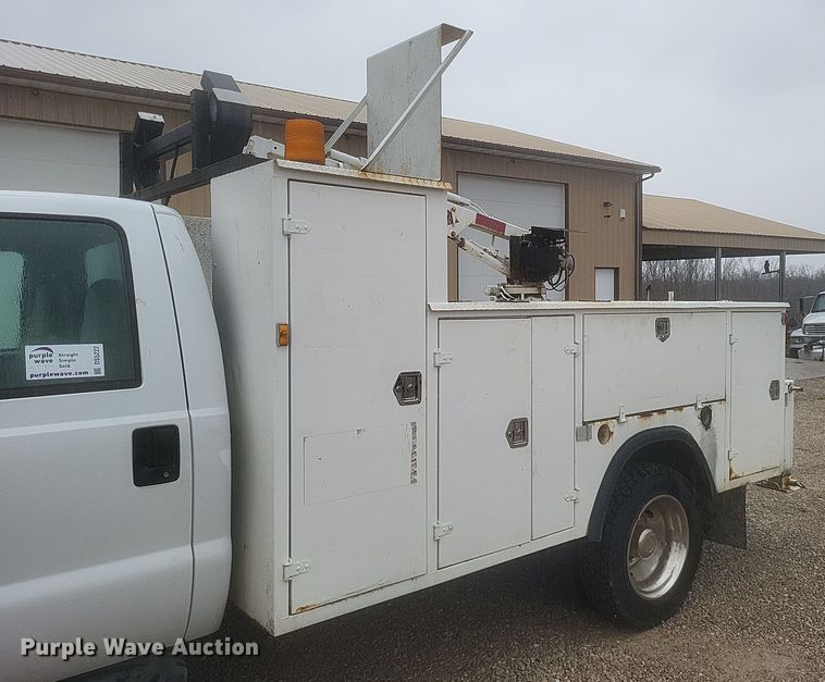 image for item DS5222 2001 Ford F450 Super Duty utility / service truck