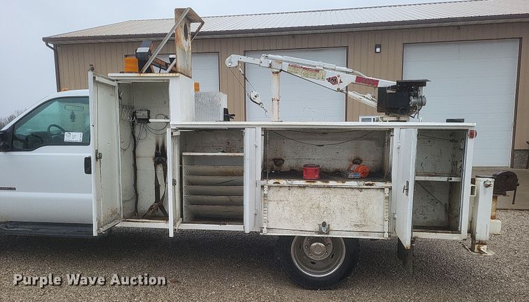 image for item DS5222 2001 Ford F450 Super Duty utility / service truck