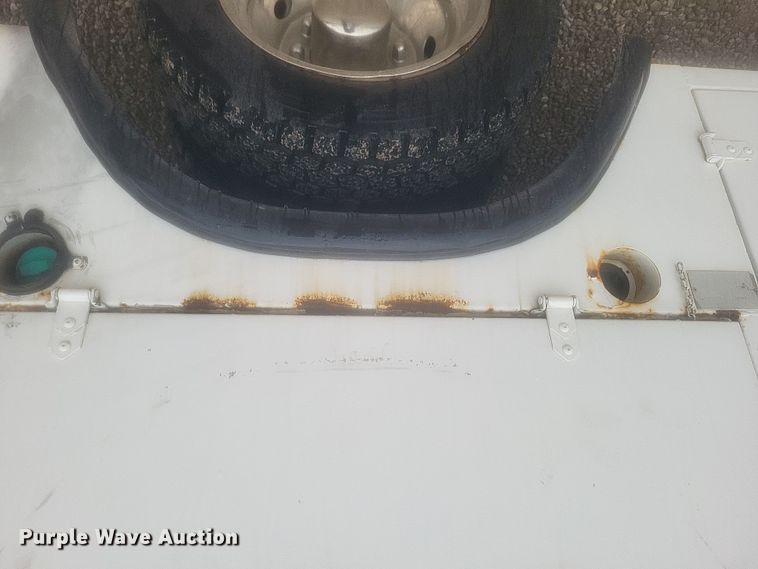 image for item DS5222 2001 Ford F450 Super Duty utility / service truck