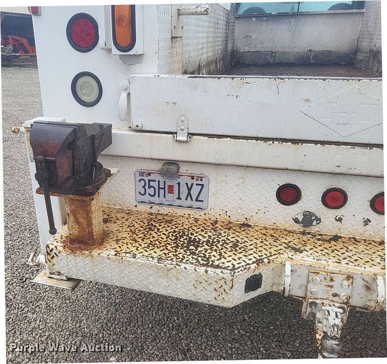 image for item DS5222 2001 Ford F450 Super Duty utility / service truck