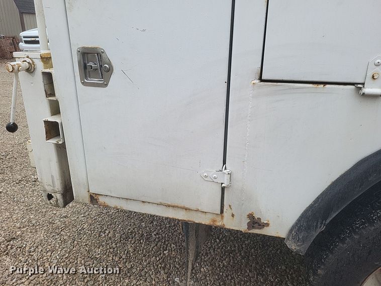 image for item DS5222 2001 Ford F450 Super Duty utility / service truck