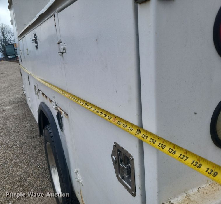 image for item DS5222 2001 Ford F450 Super Duty utility / service truck