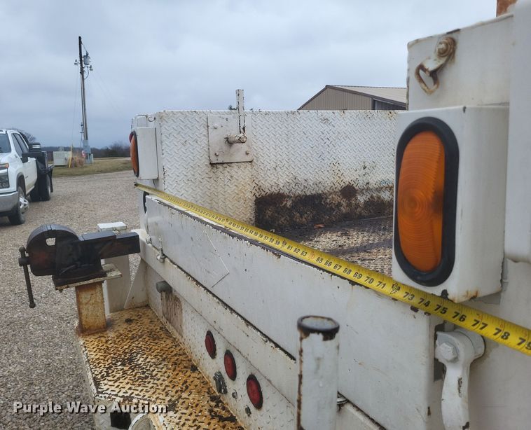 image for item DS5222 2001 Ford F450 Super Duty utility / service truck