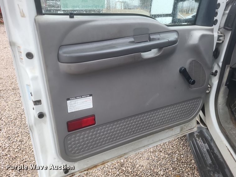 image for item DS5222 2001 Ford F450 Super Duty utility / service truck