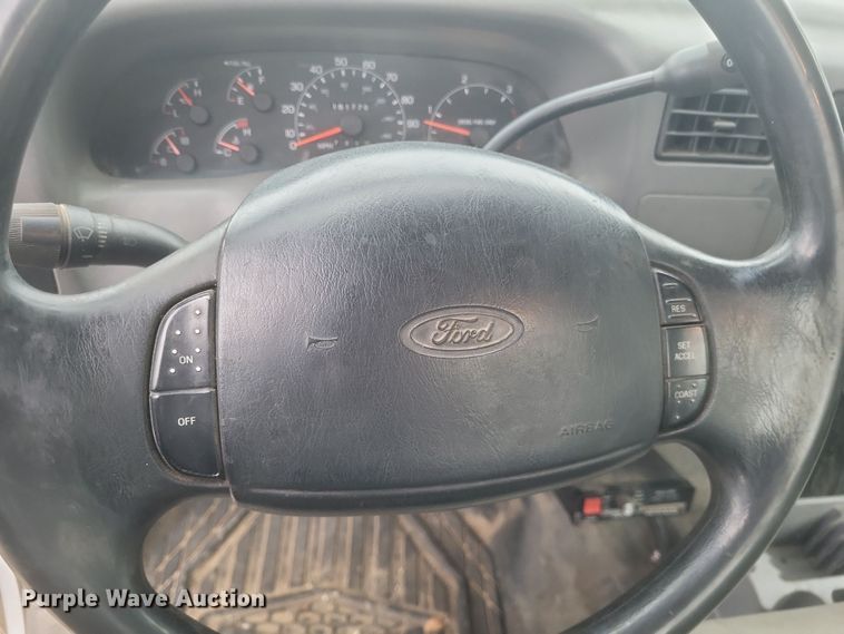 image for item DS5222 2001 Ford F450 Super Duty utility / service truck