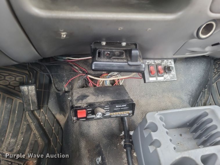 image for item DS5222 2001 Ford F450 Super Duty utility / service truck