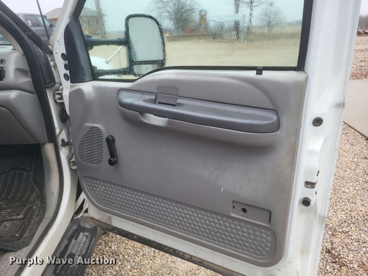 image for item DS5222 2001 Ford F450 Super Duty utility / service truck