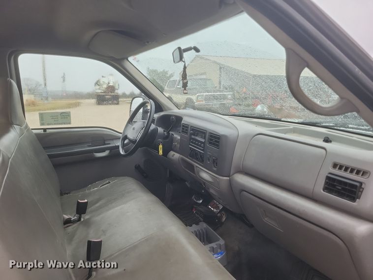 image for item DS5222 2001 Ford F450 Super Duty utility / service truck