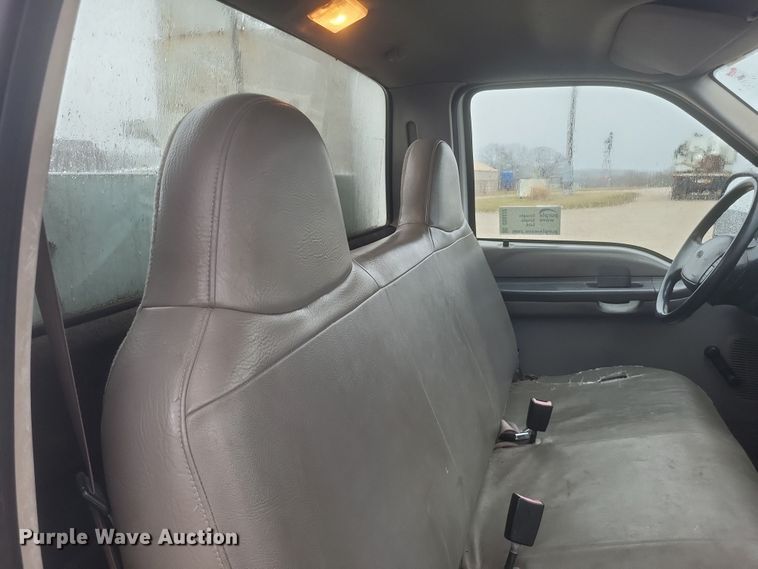 image for item DS5222 2001 Ford F450 Super Duty utility / service truck