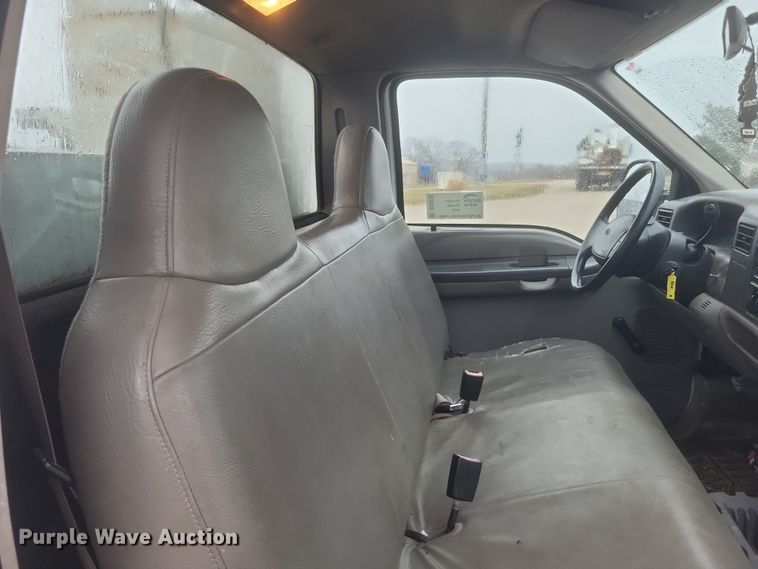 image for item DS5222 2001 Ford F450 Super Duty utility / service truck