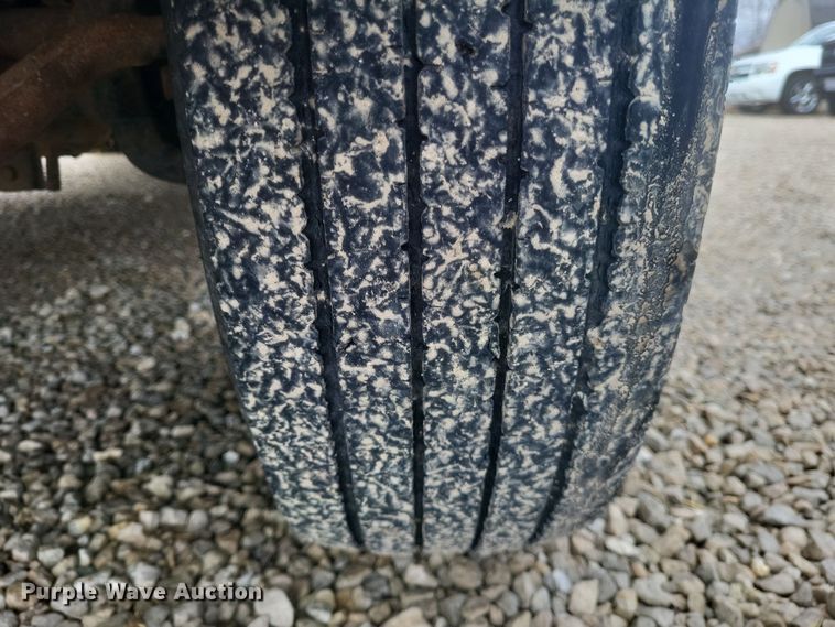 image for item DS5222 2001 Ford F450 Super Duty utility / service truck