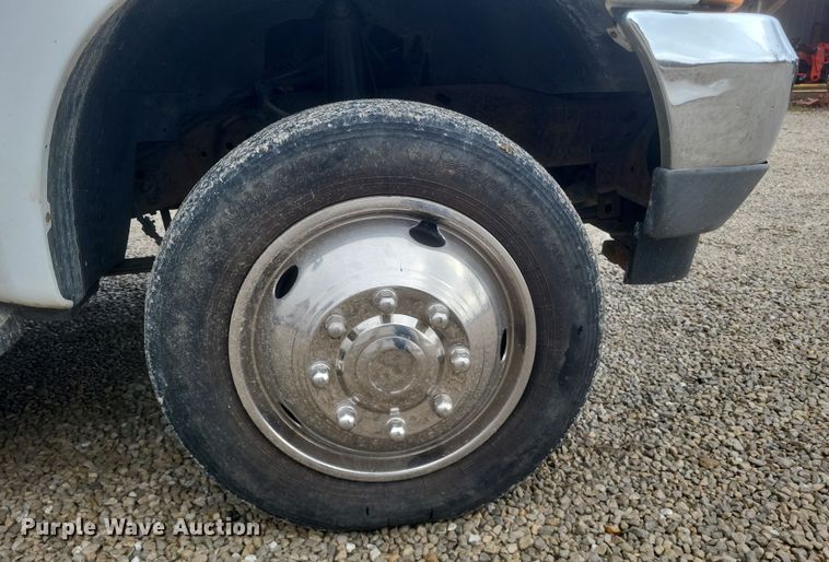 image for item DS5222 2001 Ford F450 Super Duty utility / service truck