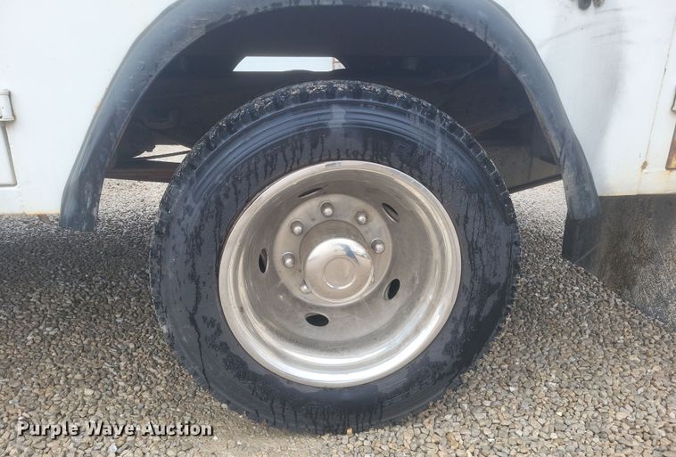 image for item DS5222 2001 Ford F450 Super Duty utility / service truck