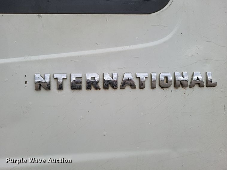 image for item DS5223 2003 International 4300 bucket truck