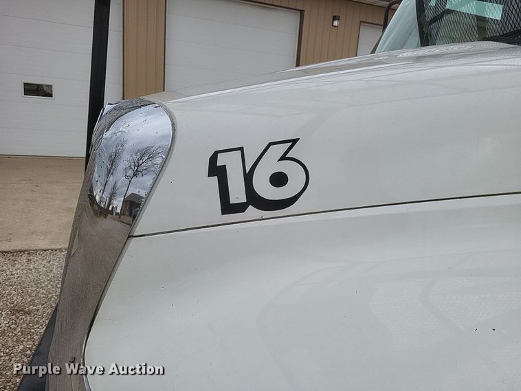 image for item DS5223 2003 International 4300 bucket truck