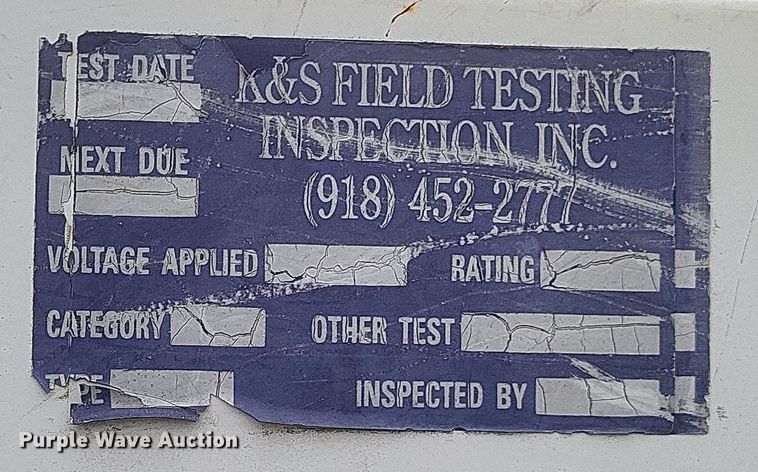 image for item DS5223 2003 International 4300 bucket truck