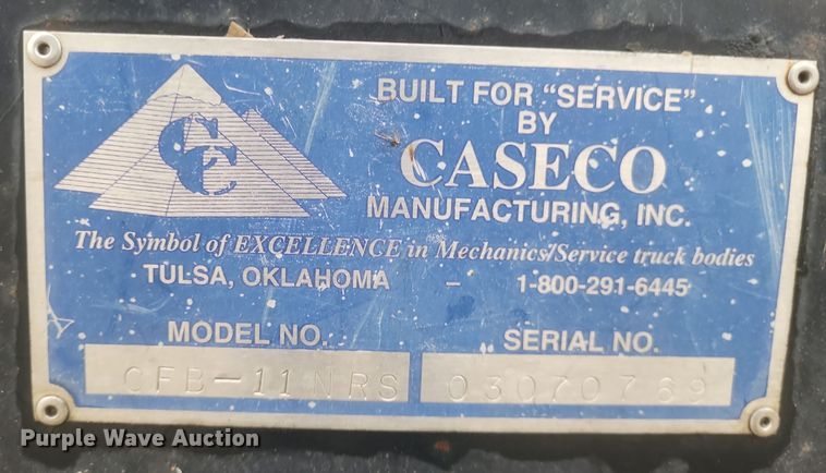 image for item DS5223 2003 International 4300 bucket truck