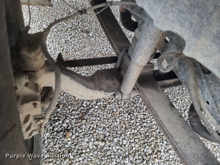 image for item DS5223 2003 International 4300 bucket truck