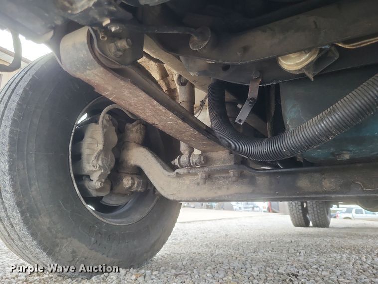 image for item DS5223 2003 International 4300 bucket truck