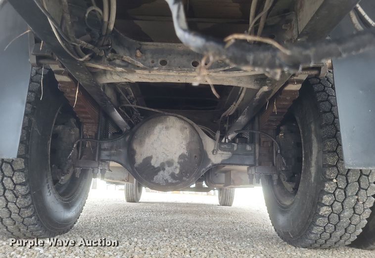 image for item DS5223 2003 International 4300 bucket truck