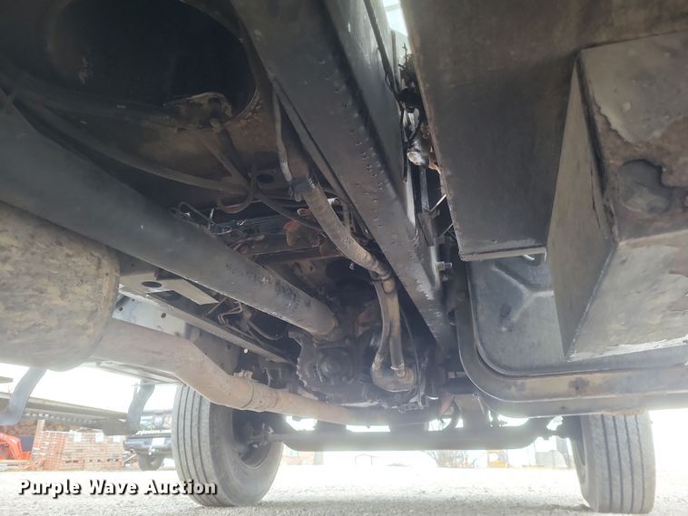 image for item DS5223 2003 International 4300 bucket truck