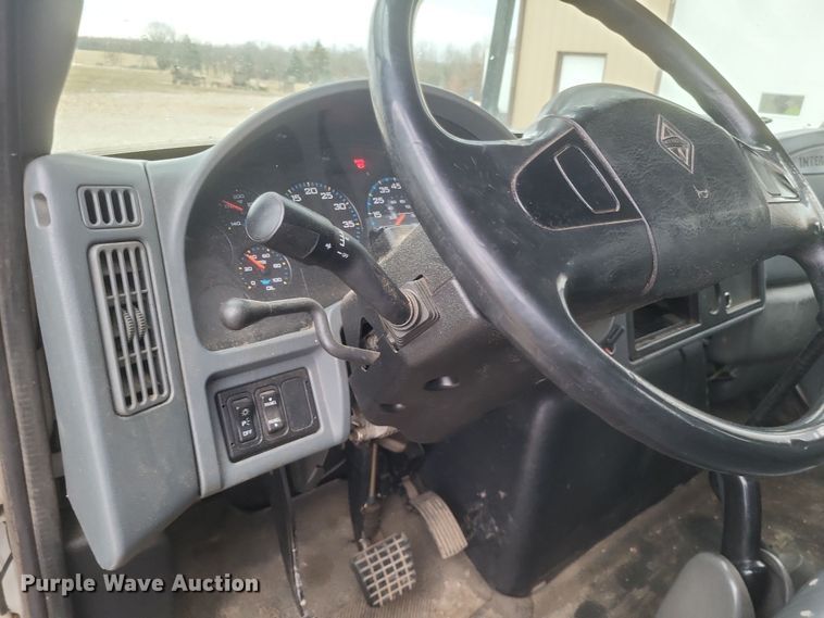 image for item DS5223 2003 International 4300 bucket truck