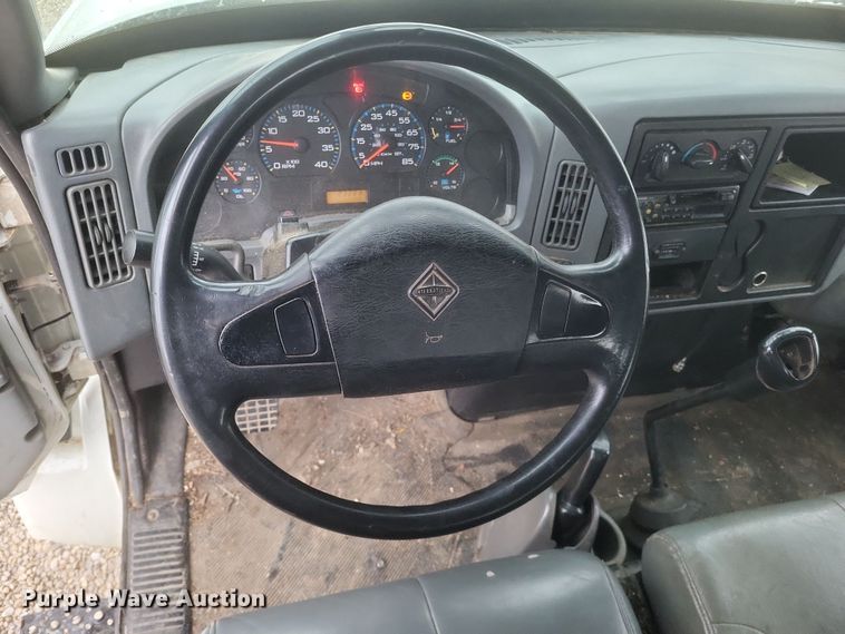 image for item DS5223 2003 International 4300 bucket truck