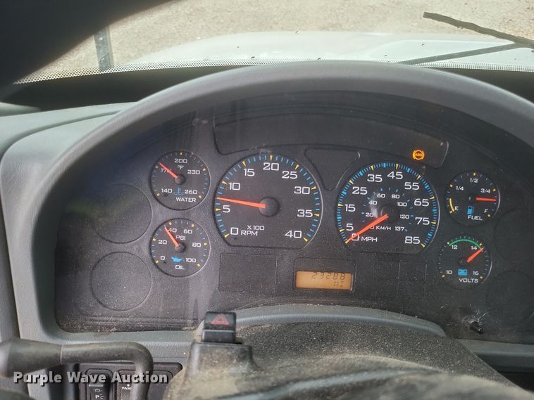 image for item DS5223 2003 International 4300 bucket truck