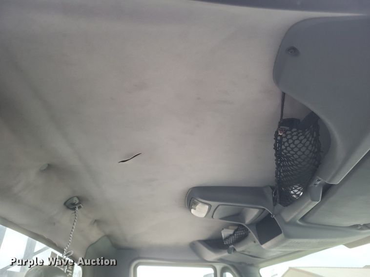 image for item DS5223 2003 International 4300 bucket truck