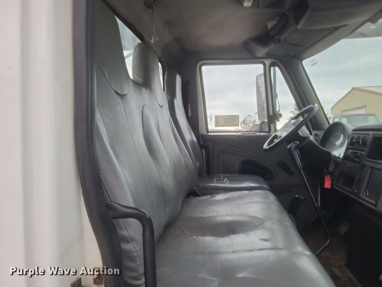 image for item DS5223 2003 International 4300 bucket truck