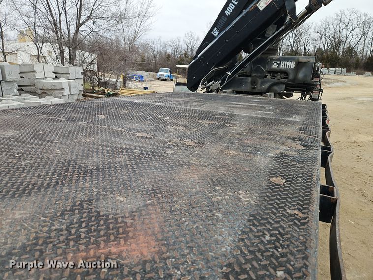 image for item DT7607 2007 International 7600 crane truck