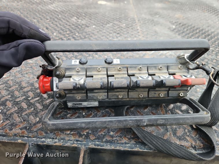 image for item DT7607 2007 International 7600 crane truck